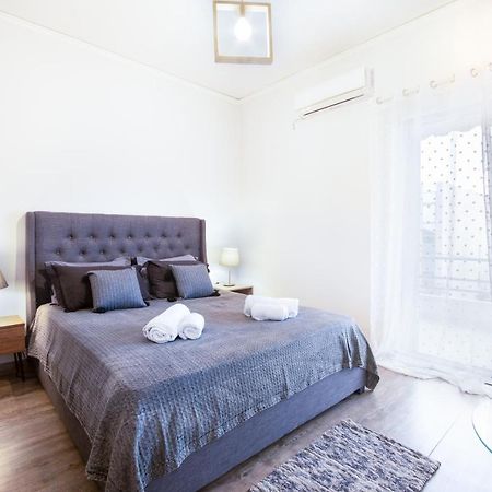 Apartment With Parking Near Medical Center アテネ エクステリア 写真