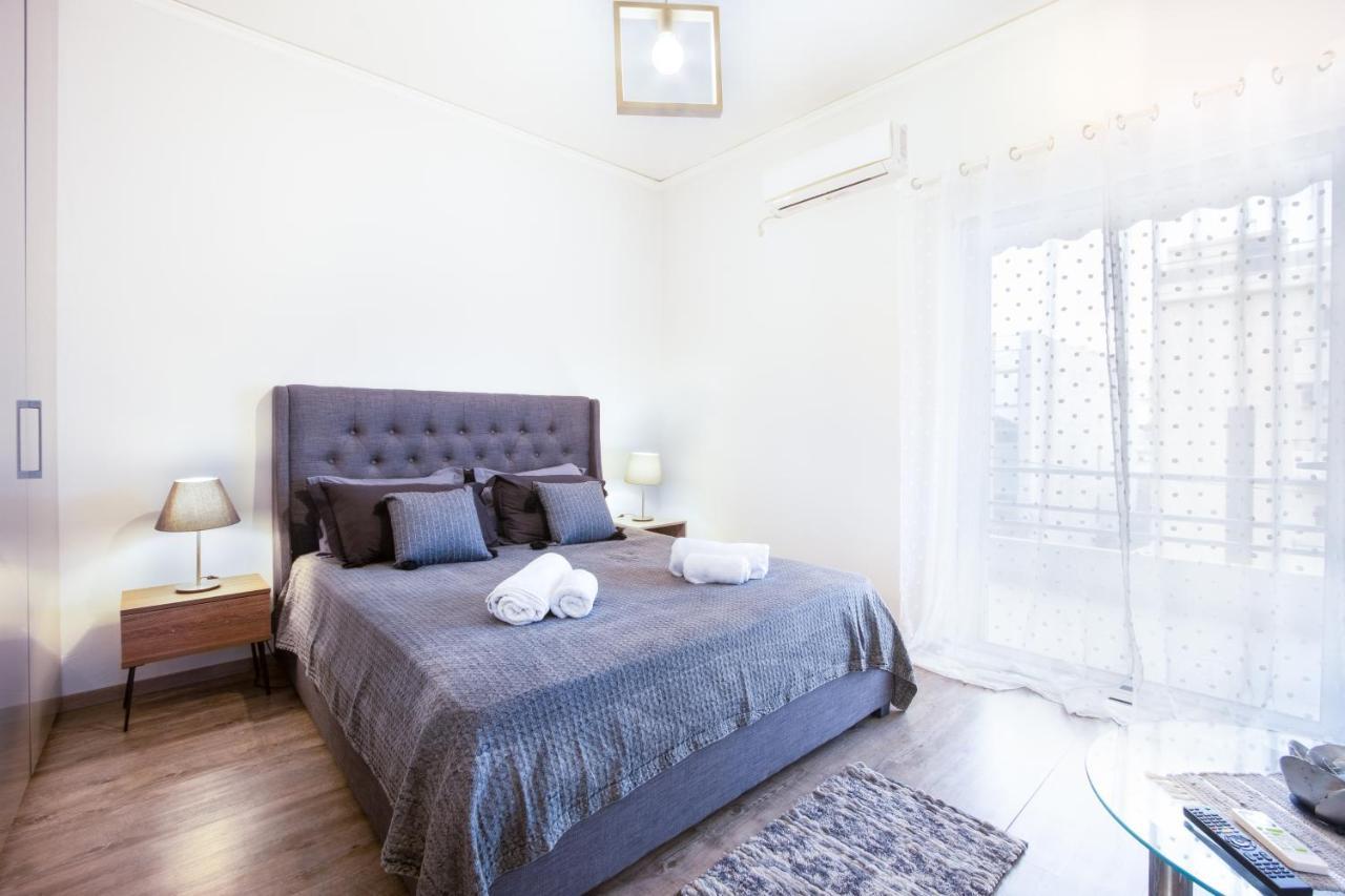 Apartment With Parking Near Medical Center アテネ エクステリア 写真