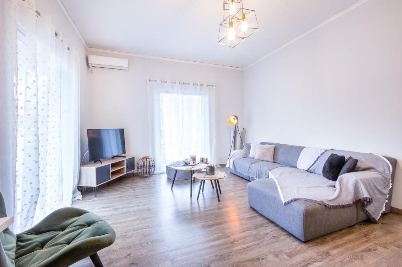 Apartment With Parking Near Medical Center アテネ エクステリア 写真