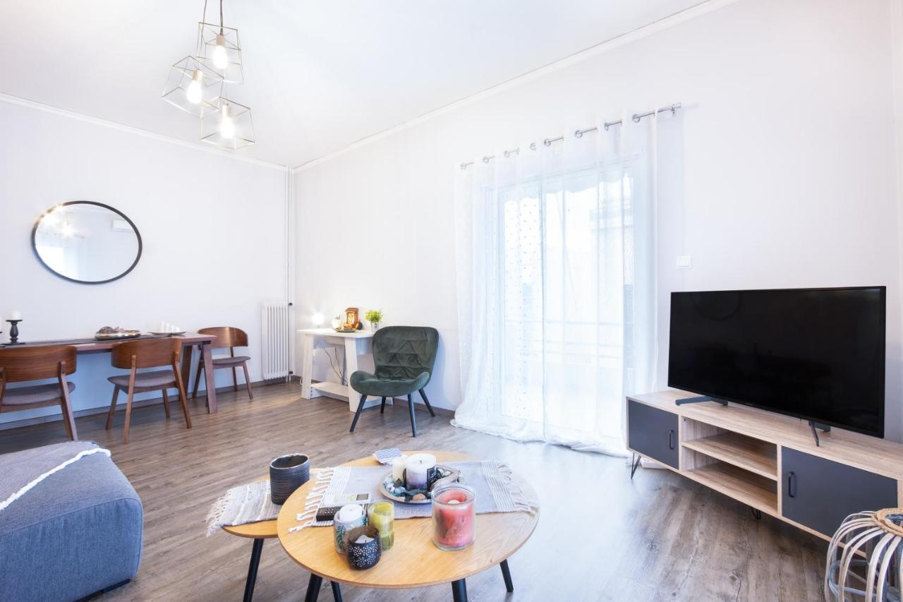 Apartment With Parking Near Medical Center アテネ エクステリア 写真