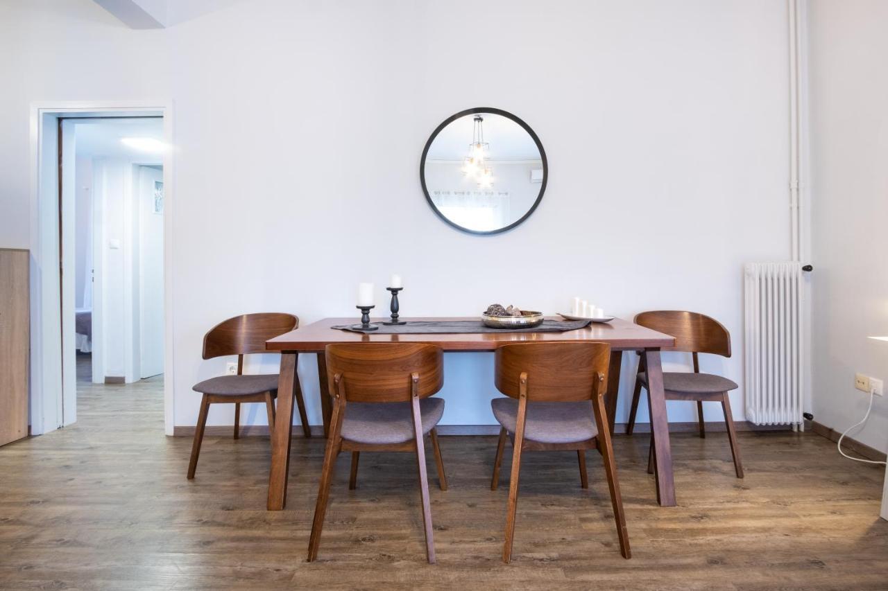 Apartment With Parking Near Medical Center アテネ エクステリア 写真