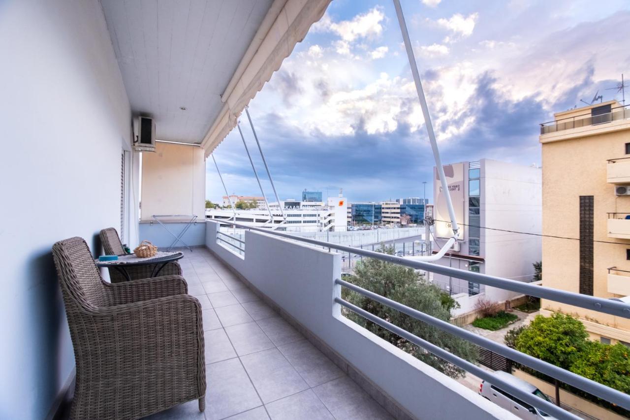 Apartment With Parking Near Medical Center アテネ エクステリア 写真