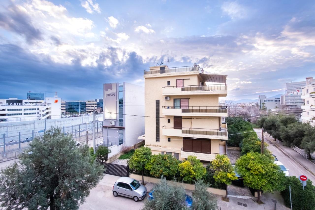 Apartment With Parking Near Medical Center アテネ エクステリア 写真